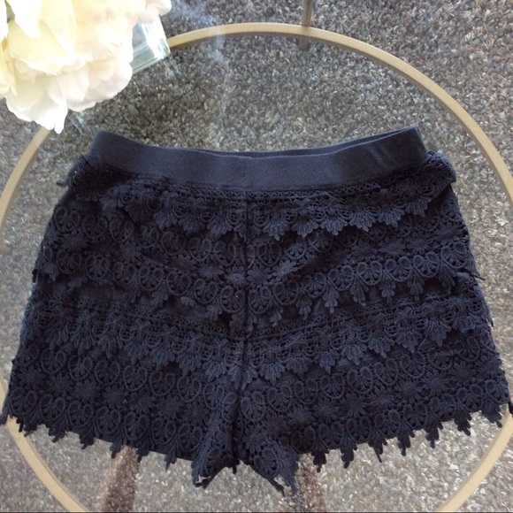 Express lace shorts NWT - Picture 4 of 6